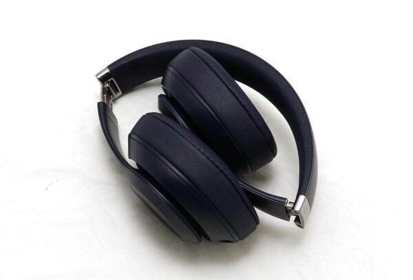 Beats Studio3 Wireless Headphones – Matte Black